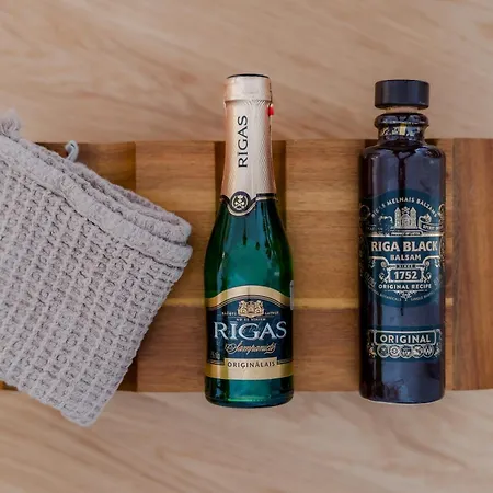 Tina's アパート *